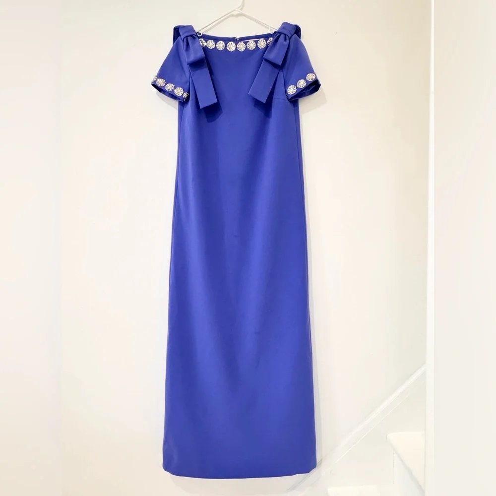 CAROLINA HERRERA Crystal-Trim Boatneck Column Gown With Shoulder Bows Maxi Dress - Picture 4 of 15